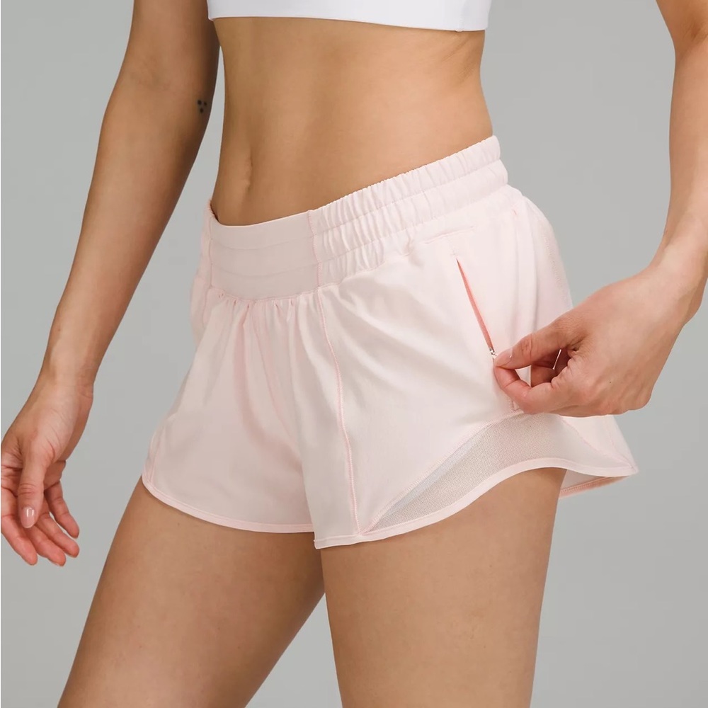 Lululemon Hotty Hot Low-Rise Lined Short 2.5” Strawberry Milkshake Pink Size 2